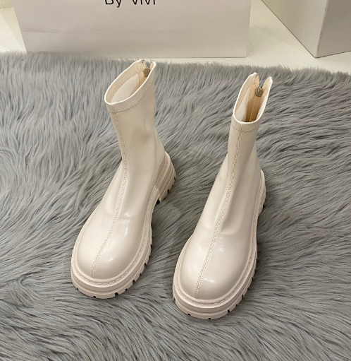 Coturno Tratorado Fechado Versatile Image 3