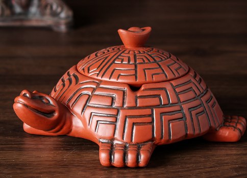 Turtle Ashtray Detail