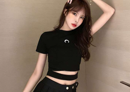 Women's short t-shirt short sleeve slim fit