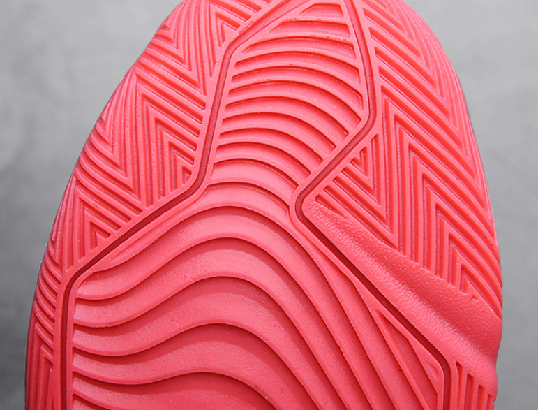 Basketball Shoe Image 5