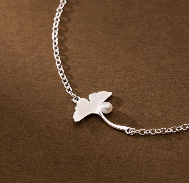 Elegant Design of Ginkgo Leaf Bracelet