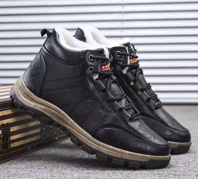 Hiking Shoes Image 2