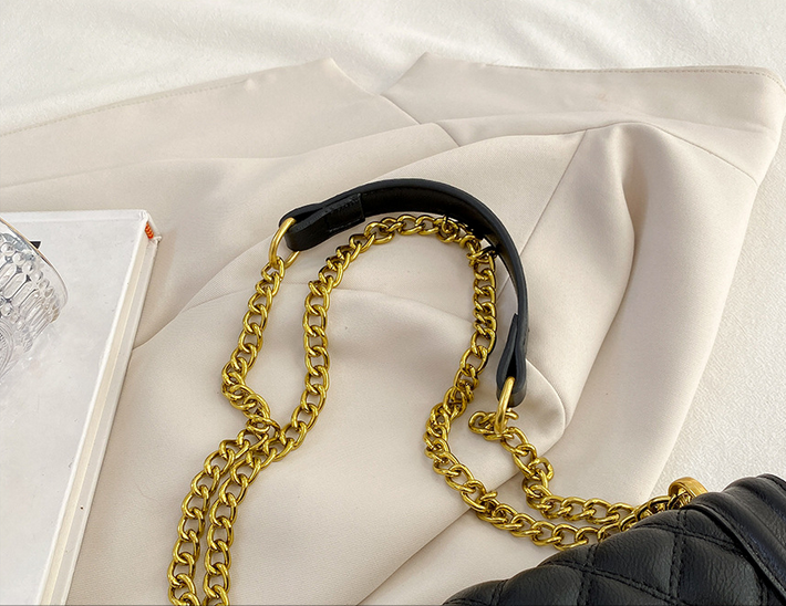 Trendy Crossbody Bag - Image 3