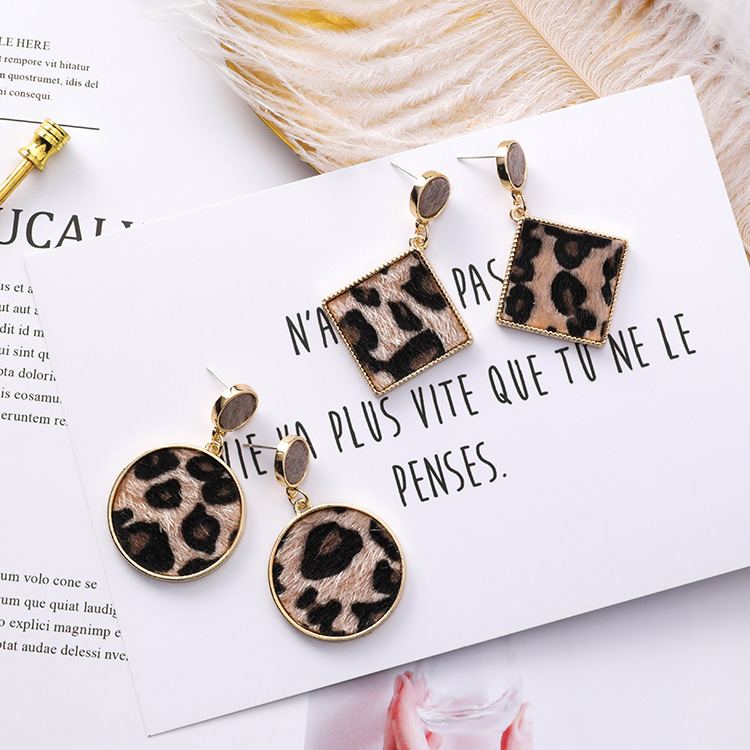 Leopard Print Earrings B Diamond