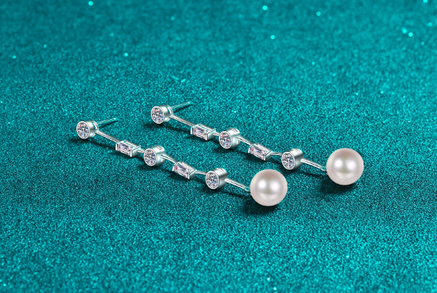 Heart-Shaped Pendant Earrings Image 2