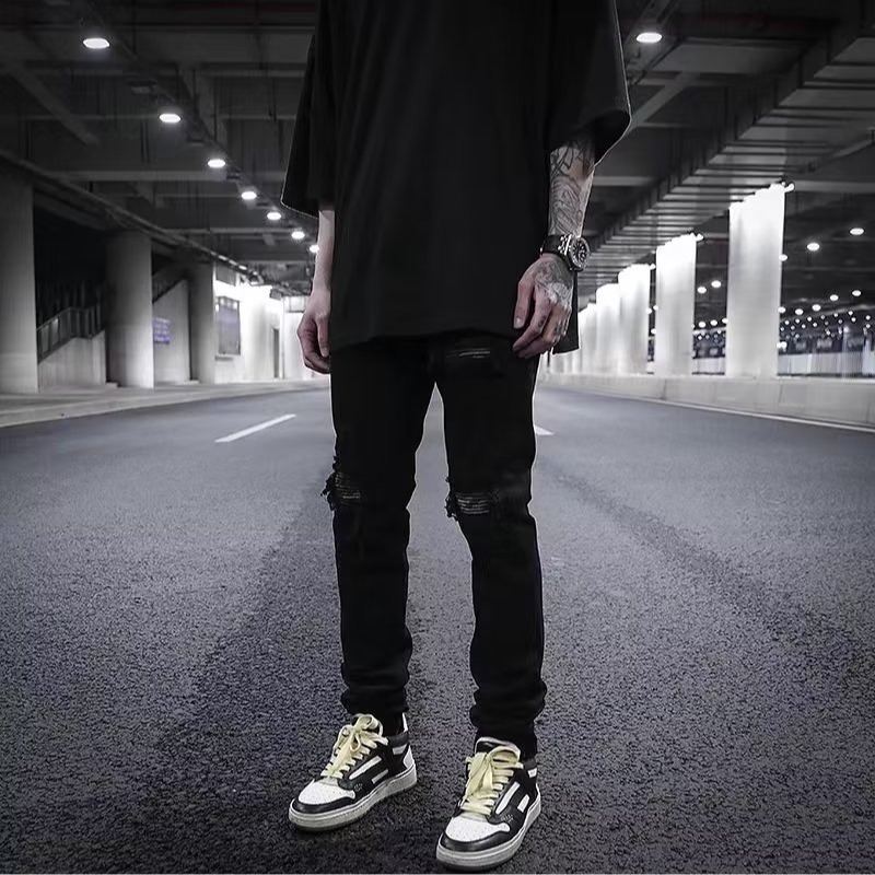 Slim-fit zippered jeans styling options