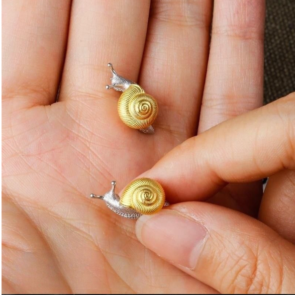 Snail Earrings Image 3