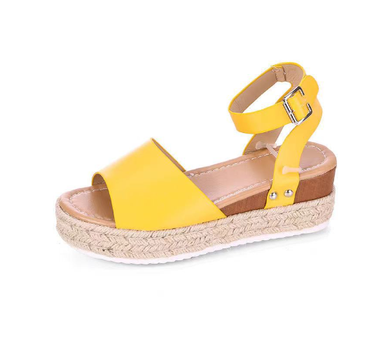 Comfortable Sandals in Leopard Print