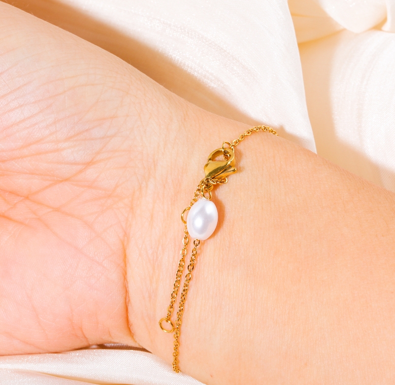 Pearl Bracelet Image 1