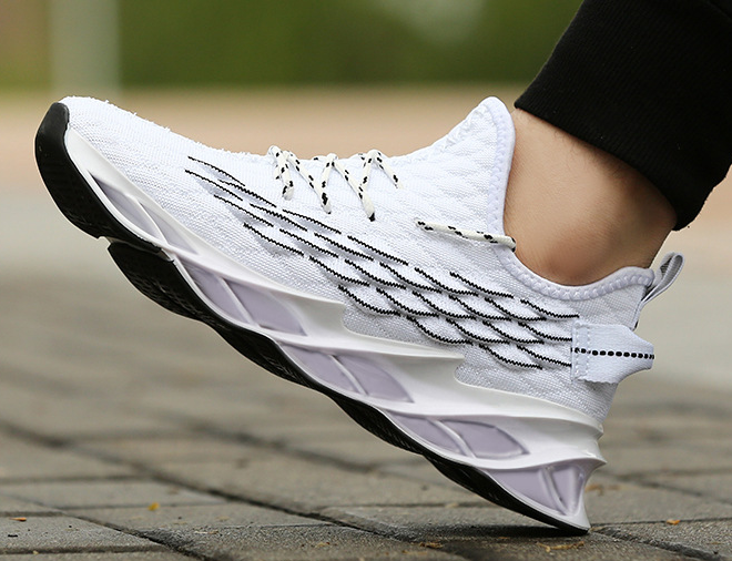 Sports Shoe Image 6