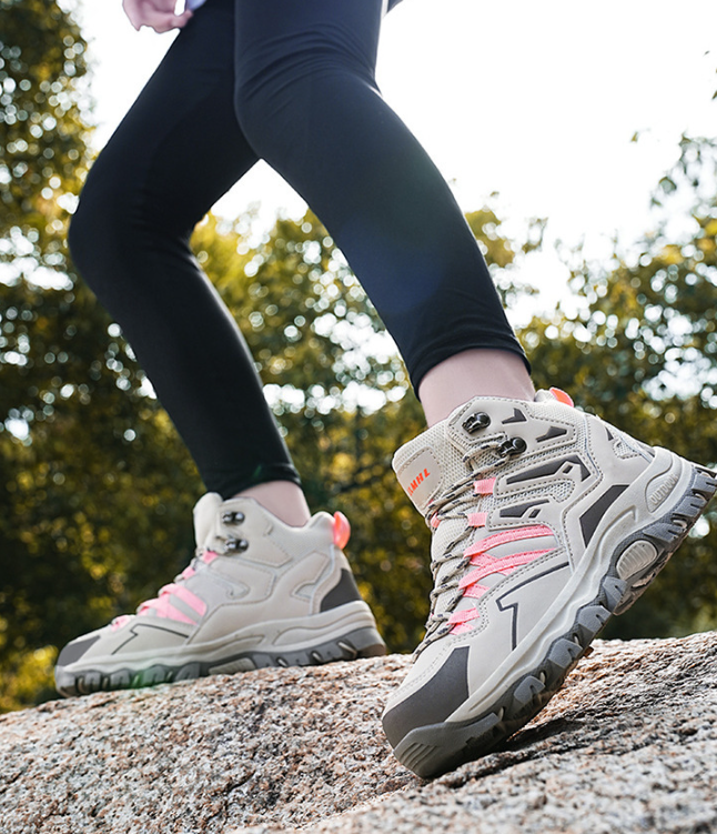 Expedition Outdoor Shoes - Close Up