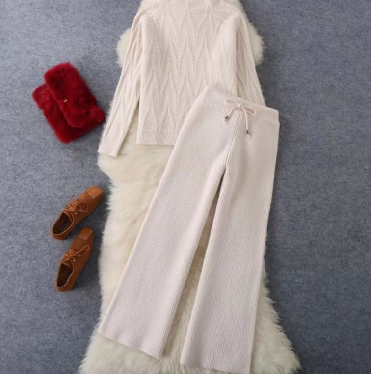 WOLFF Knitted Set Image 1