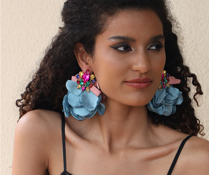 Elegant Petals Rhinestone Earrings 3