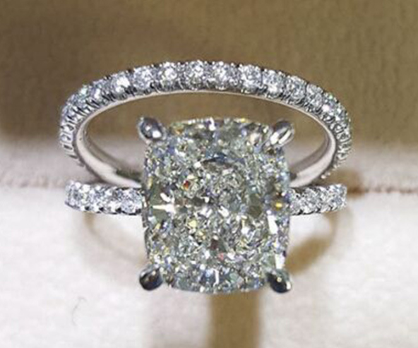 Diamond-studded Ring 1