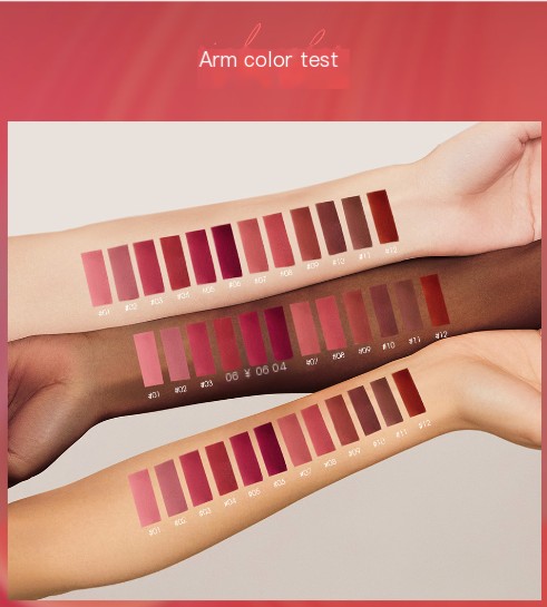 Moisturizing and Nourishing Lip Glaze Image 5