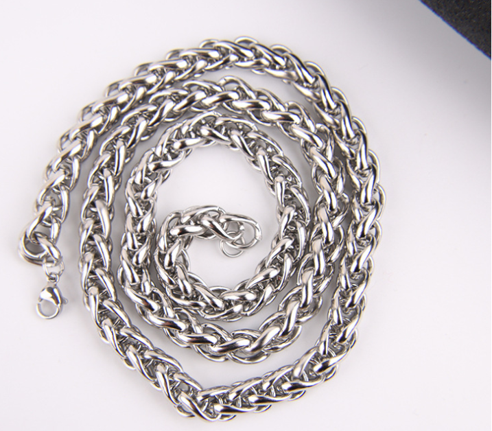 Stylish Necklace Look