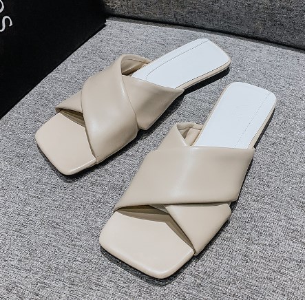 Nude Quilted Calfskin Flat Sandals Image 6