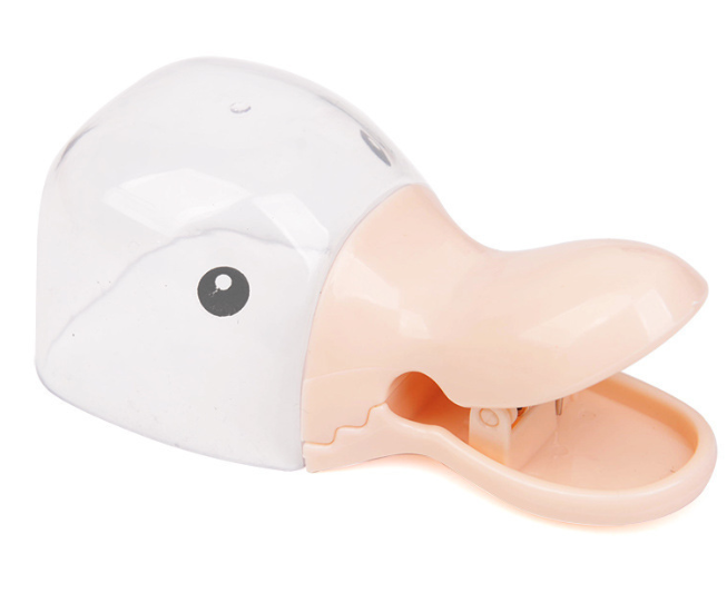 Duckbill Pet Spoon in Use