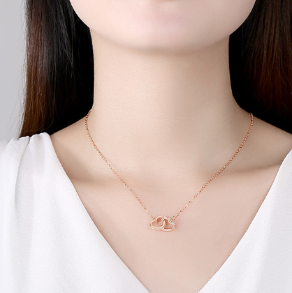 Necklace Image 4