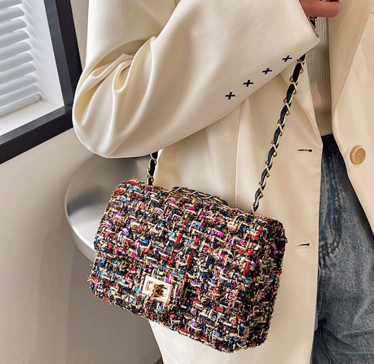 Versatile Chain Bag