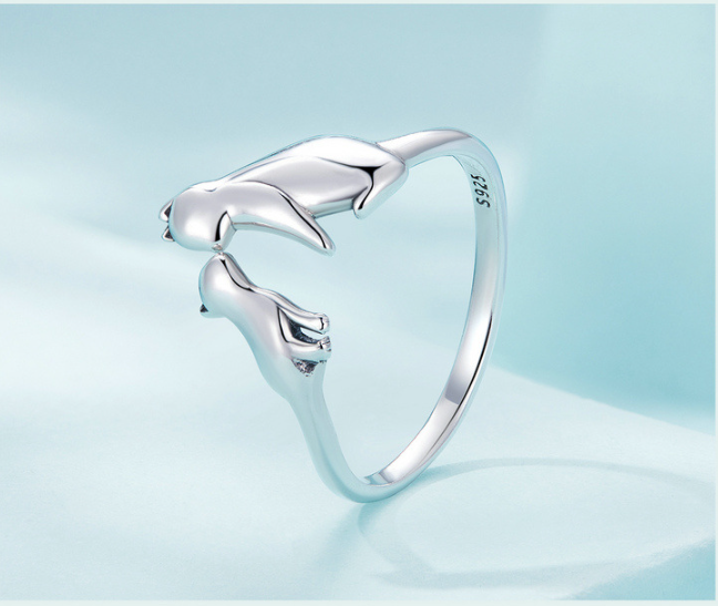Elegant Cat Design Ring