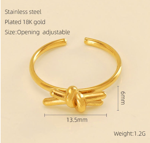 14K Gold Floral Ring