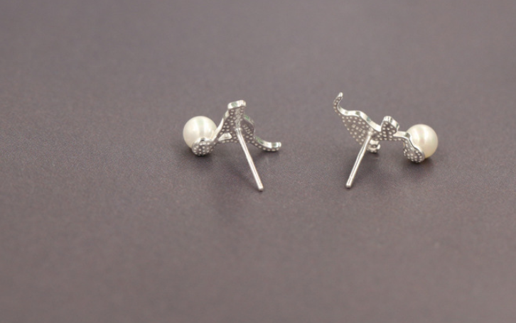 Cat Pearl Earrings and Necklace