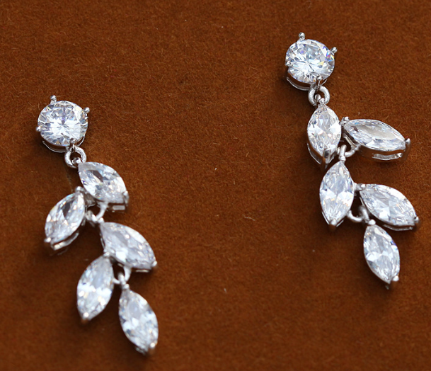 Necklace and Earrings Set Image 2
