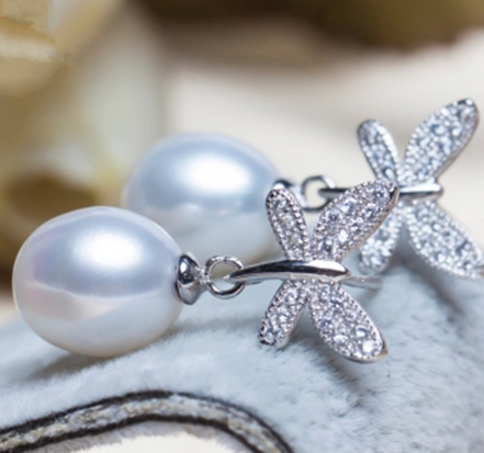 Natural Freshwater Pearl Earrings