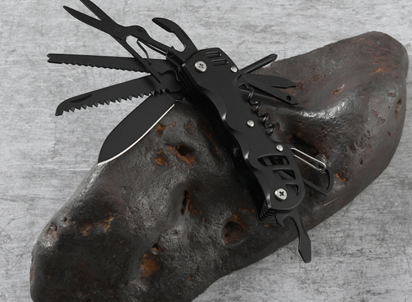 Folding Knife Image 2