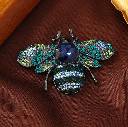 Bee Brooch 2