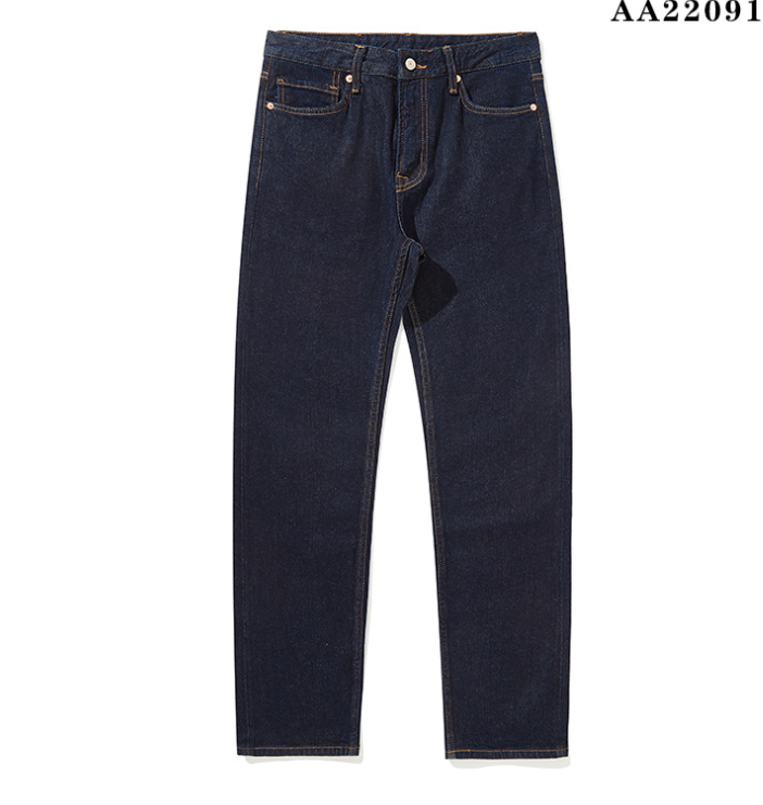 Street Loose Jeans Lifestyle View