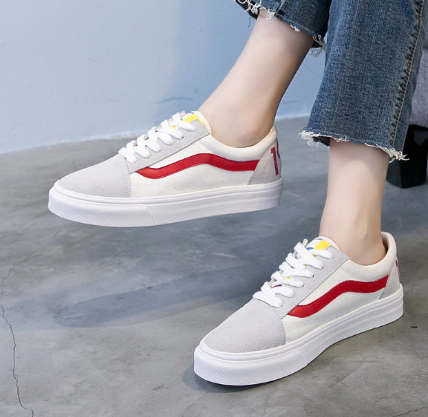 Women's Flat Shoes Image 1