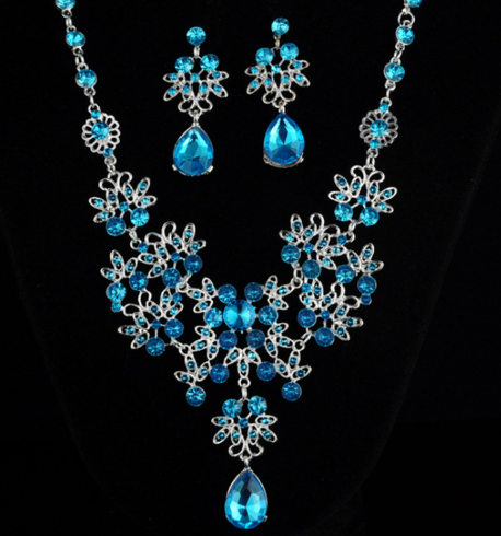 Butterfly Necklace Set Image 3
