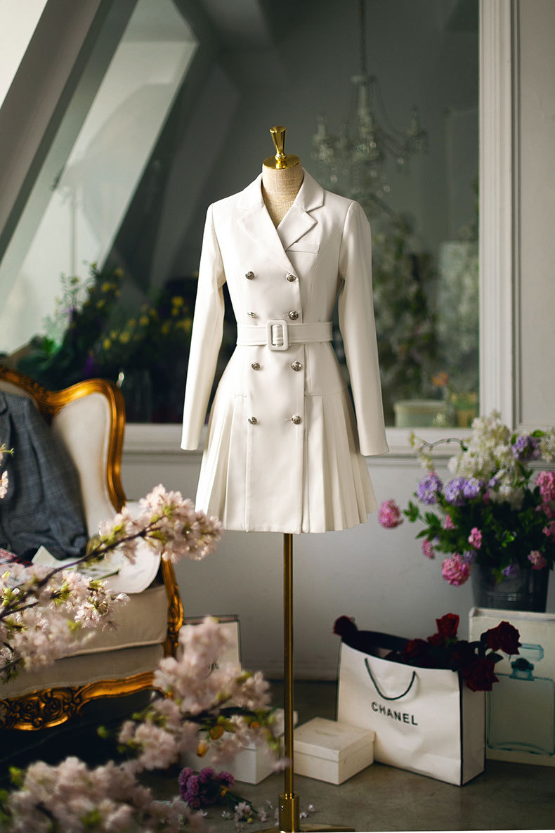 Women's Suit Image 2