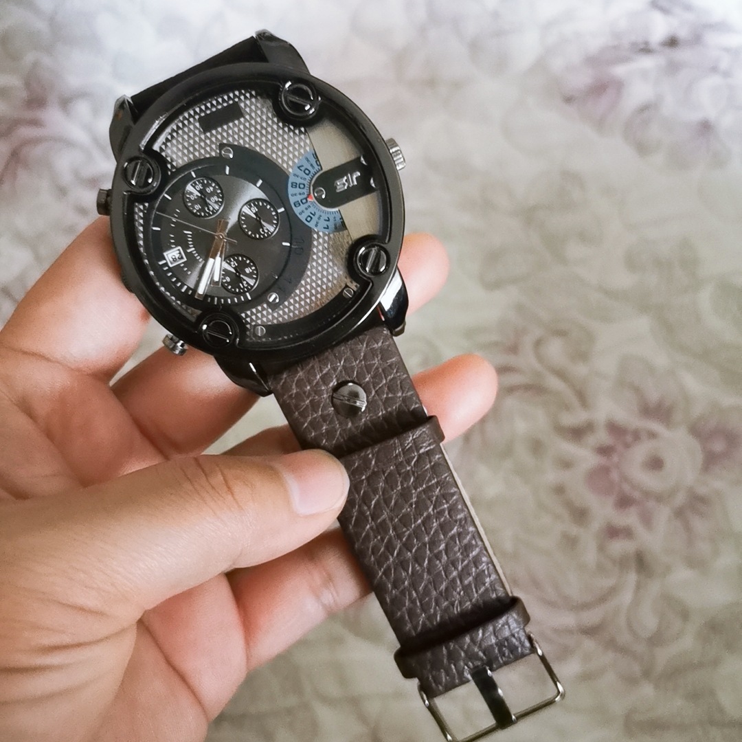 Watch Image 6
