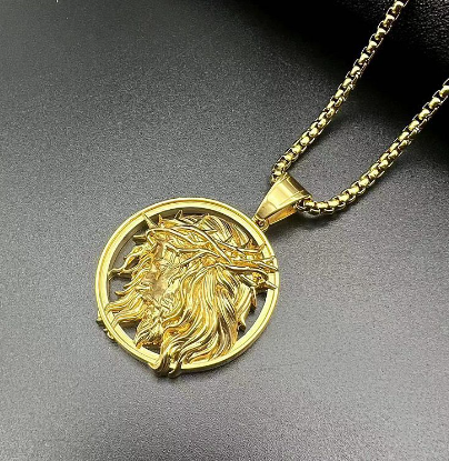 Stylish Pendant Necklace