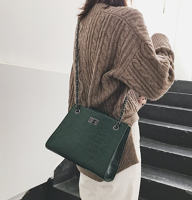 Crocodile Pattern Chain Shoulder Bag - Black