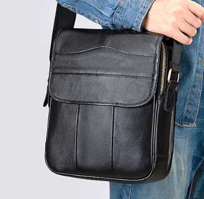 Single Shoulder Bag Image 1