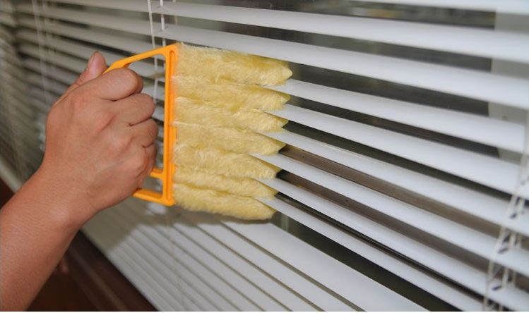 Versatile Cleaning Brush