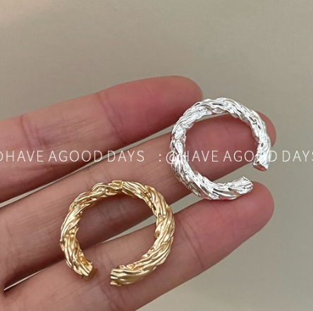 Gold-plated Hammered Ring Image 1