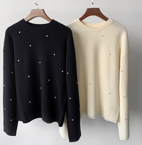 Casual Women's Sweater Image 2