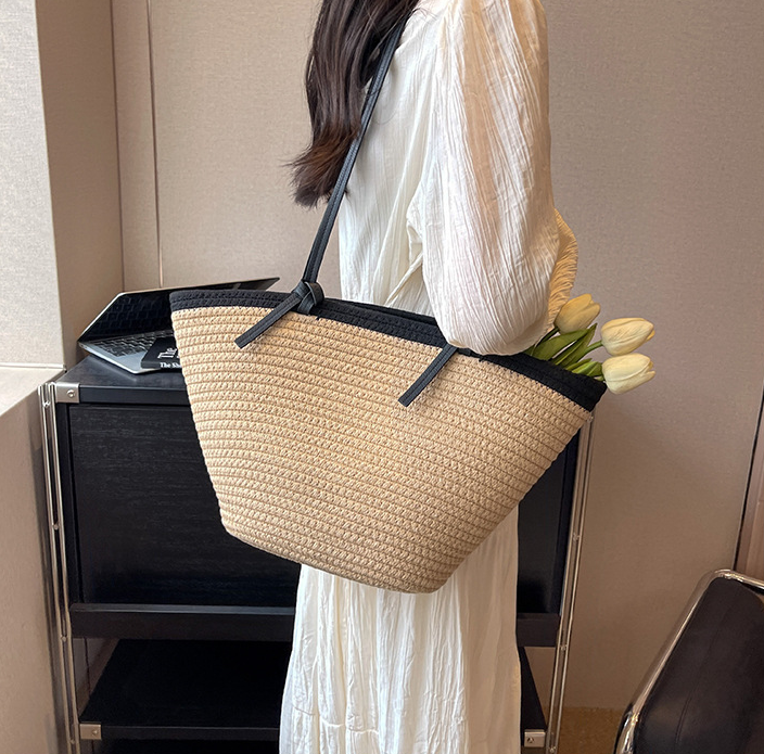 Grass Woven Beach Tote 4