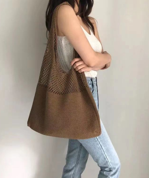 Vintage-Inspired Crochet Bag 4