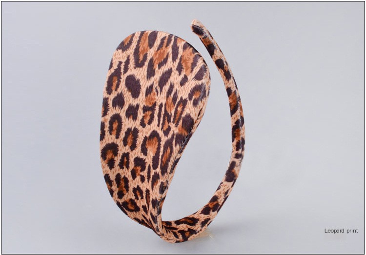 C-Shaped Pants Image 9