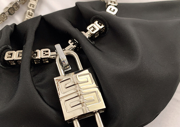 Traditional Silk Pleated Chain Travel Bag