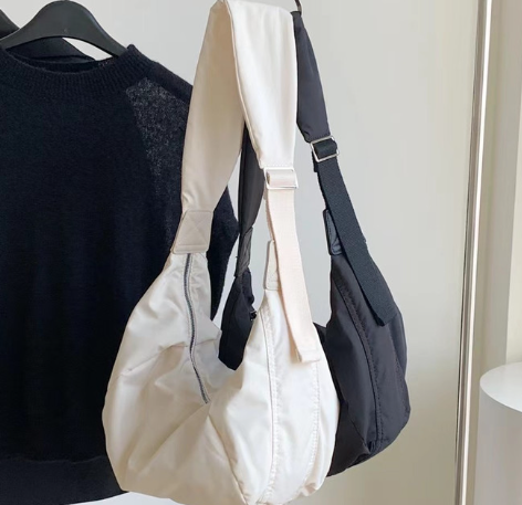 Nylon Zipper Women's Bag 1