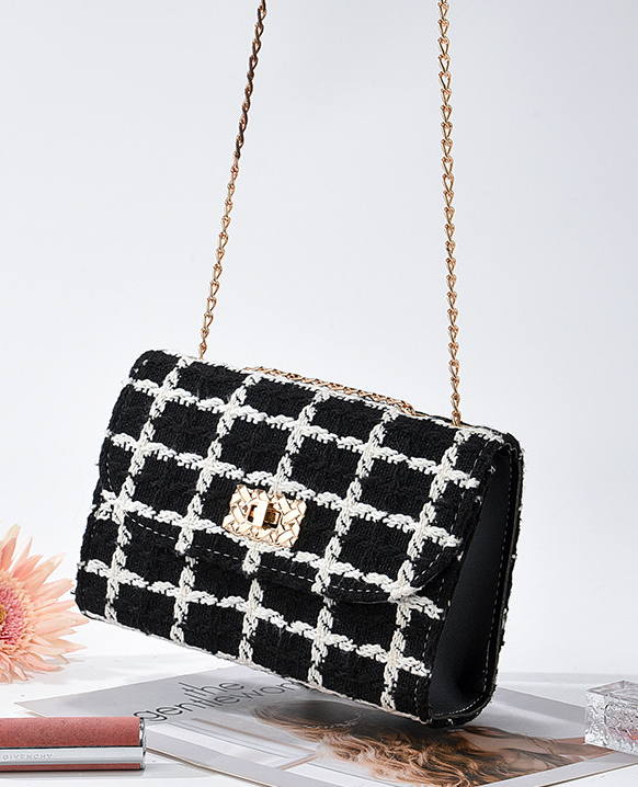 Chic Sequin Shoulder Bag Inside