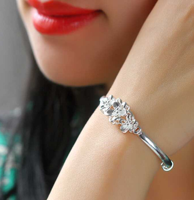 Bauhinia Bracelet Image 3