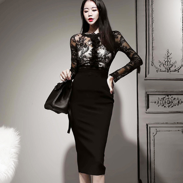 Fashionable Lace Dress Image 1